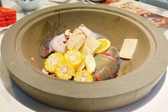 老屋石锅鱼加盟产品图片