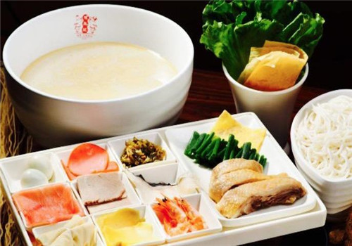 枫味源砂锅米线加盟产品图片